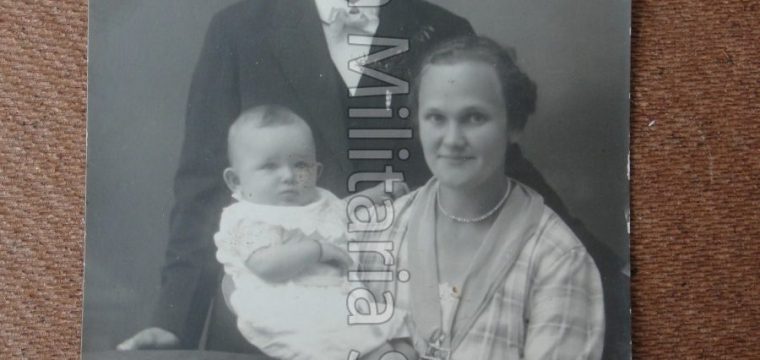 Oude Duitse postkaart : gezins foto. Karl Tischer Zwickau I.B.