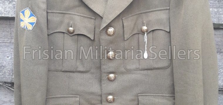 Nederlandse leger DT uniform jasje op naam ( George Pisa & Zn. Eindhoven 1959 ) legerpredikant