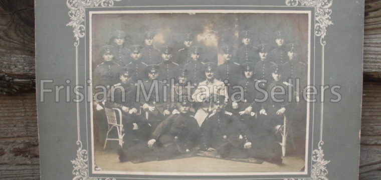 Gruppenfoto Rekrutenabteilung der 8./Komp. Inf. Reg. Herzog Friedr. Wilh. v. Braunsweig ( Ostfr) 1913-1915