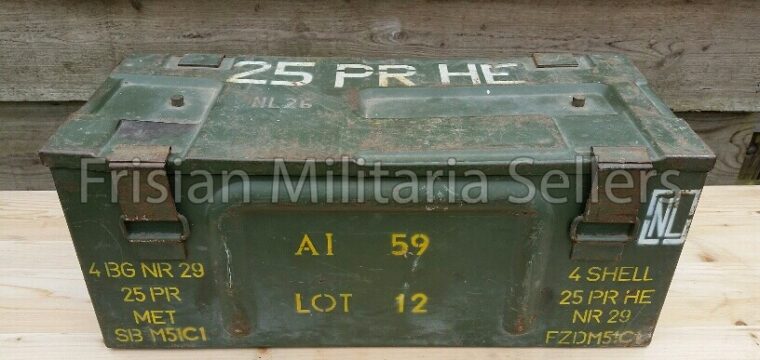 Ammo box for 4 Shell 25 Pr. HE ( Dutch Factory AI – ’59 )