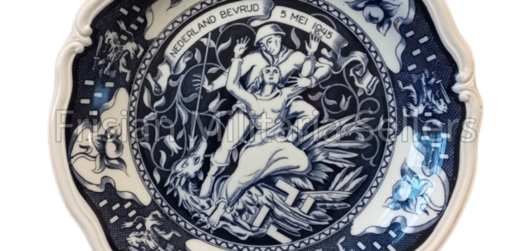 Porcelain plate: Liberation of the Netherlands May 5, 1945-Petrus Regout & Co. Maastricht