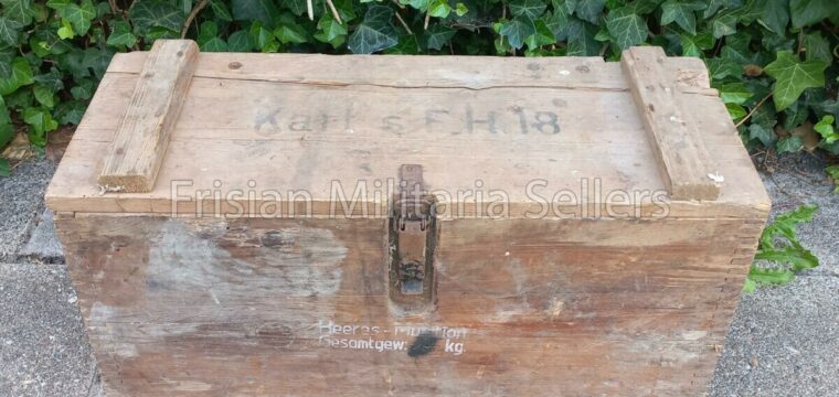 Wooden Ammo Box for S.F.H. 18 Shells ( 15 cm Schwere Feldhaubtze 18- sFH18 )